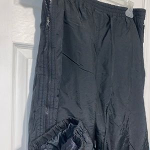 Men’s black ski pants size large